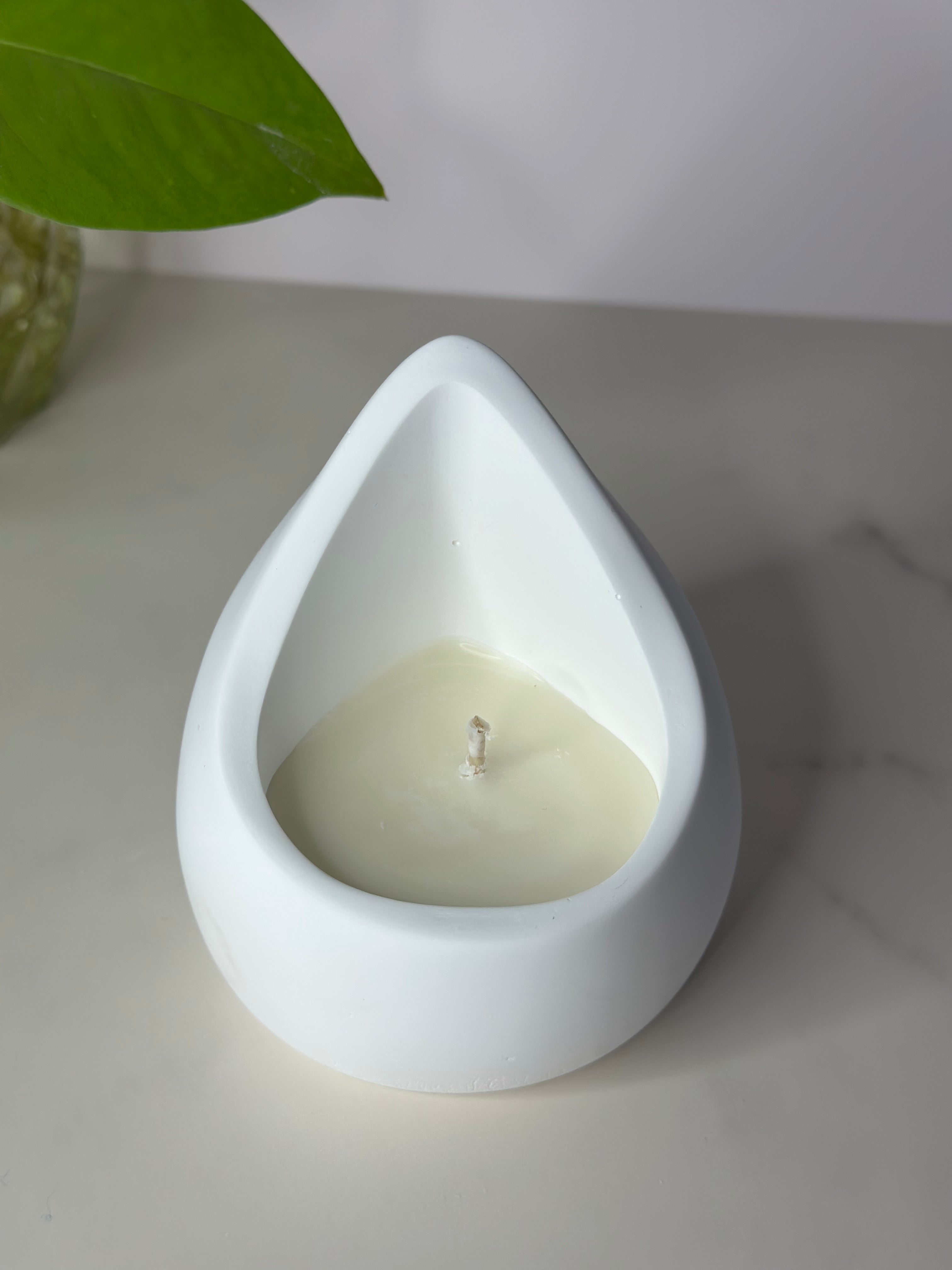 La bougie LUMI – Parfum Éclat d’Agrumes & Brise Marine