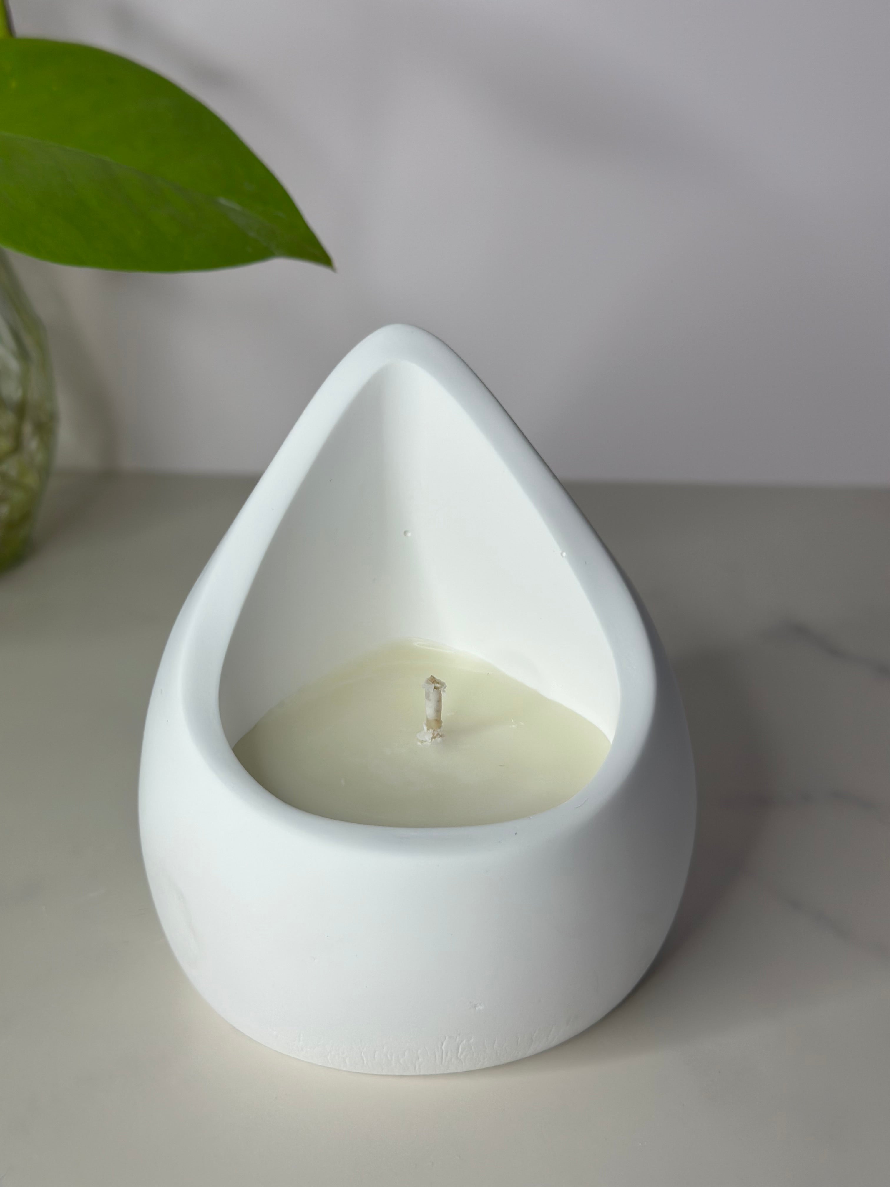 La bougie LUMI – Parfum Éclat d’Agrumes & Brise Marine